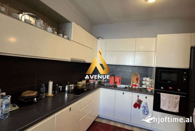 Shtepi ne shitje Apartament ne Tirane, 2+1, Mobilimi Bosh, pa mobiluar, Pagesa 135,000  Euro.