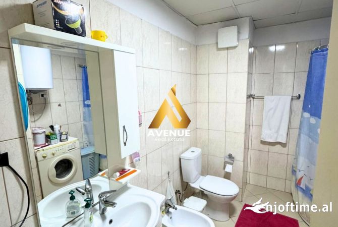 Shtepi ne shitje Apartament ne Tirane, 2+1, Mobilimi Bosh, pa mobiluar, Pagesa 135,000  Euro.