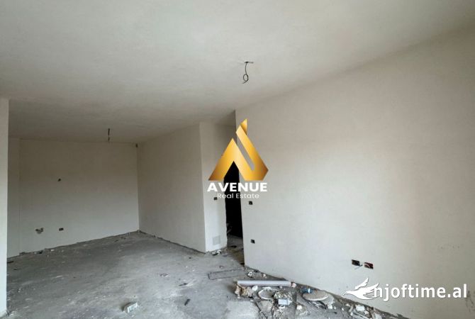 Shtepi ne shitje Apartament ne Tirane, 2+1, Mobilimi Bosh, pa mobiluar, Pagesa 188,000  Euro.