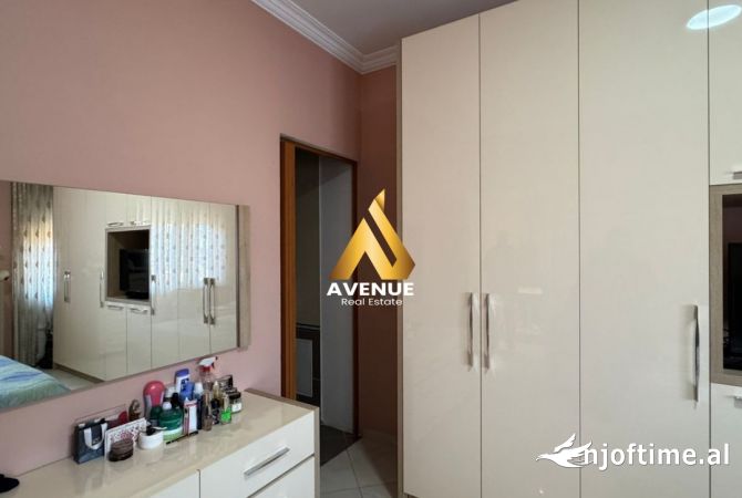 Shtepi ne shitje Apartament ne Tirane, 3+1, Mobilimi E mobiluar, Pagesa 186,000  Euro.