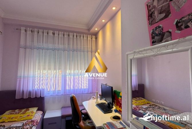 Shtepi ne shitje Apartament ne Tirane, 3+1, Mobilimi E mobiluar, Pagesa 186,000  Euro.
