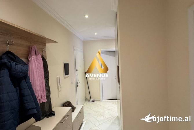 Shtepi ne shitje Apartament ne Tirane, 3+1, Mobilimi E mobiluar, Pagesa 186,000  Euro.