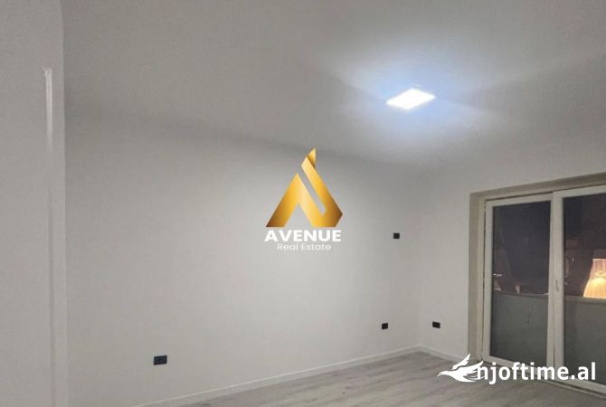 Ambient biznesi me qera 3+1 ne Tirane - 1,100 Euro