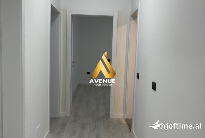 Ambient biznesi me qera 3+1 ne Tirane - 1,100 Euro