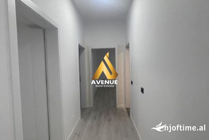 AMBIENT BIZNESI ME QERA, MYSLYM SHYRI, TIRANE 