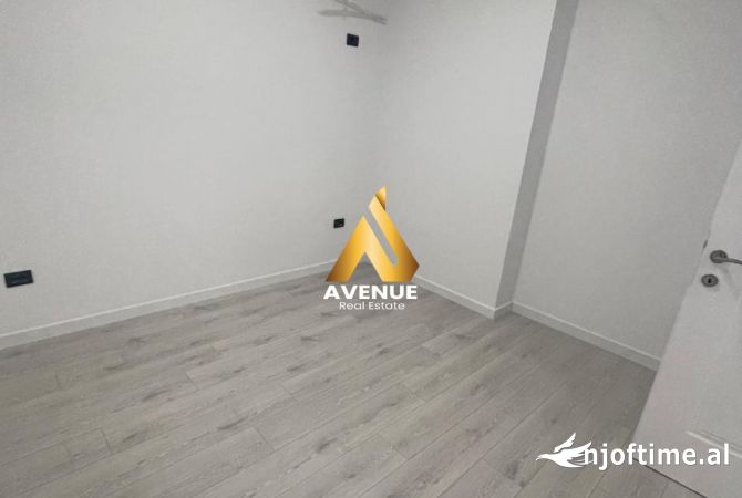 AMBIENT BIZNESI ME QERA, MYSLYM SHYRI, TIRANE 