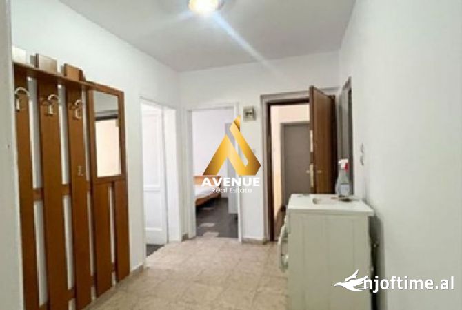 Shtepi me qera Apartament ne Tirane, 3+1, Mobilimi E mobiluar, Pagesa 400  Euro.