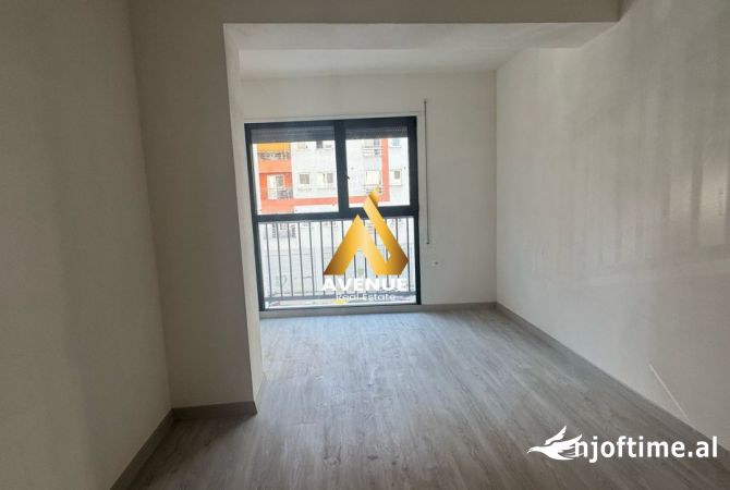 Shtepi ne shitje Apartament ne Tirane, 3+1, Mobilimi Bosh, pa mobiluar, Pagesa 257,000  Euro.