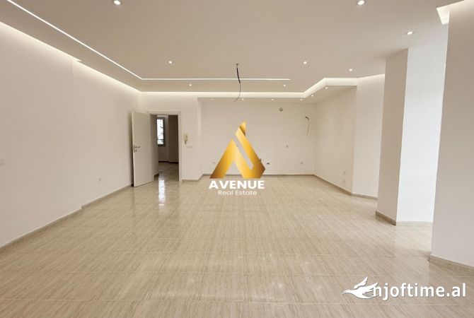 Ambient biznesi me qera 3+1 ne Tirane - 1,700 Euro