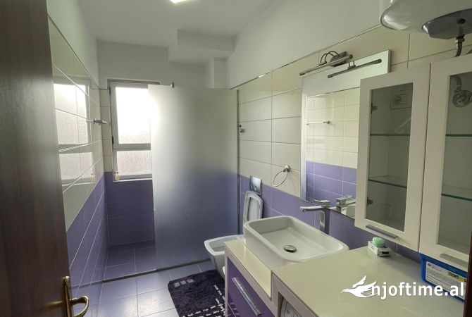 Shtepi me qera Apartament ne Tirane, 2+1, Mobilimi E mobiluar, Pagesa 600  Euro.
