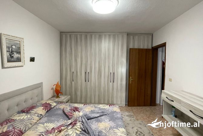 Shtepi me qera Apartament ne Tirane, 2+1, Mobilimi E mobiluar, Pagesa 600  Euro.