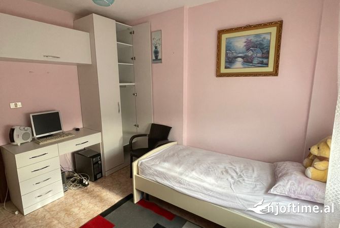 Shtepi me qera Apartament ne Tirane, 2+1, Mobilimi E mobiluar, Pagesa 600  Euro.