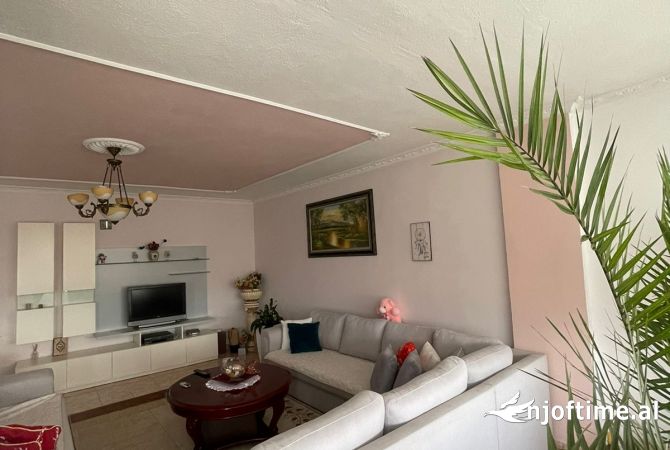 Shtepi me qera 2+1 ne Tirane - 600 Euro