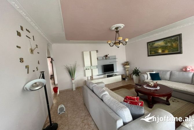 Shtepi me qera Apartament ne Tirane, 2+1, Mobilimi E mobiluar, Pagesa 600  Euro.