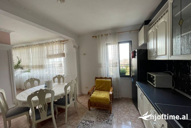 Shtepi me qera Apartament ne Tirane, 2+1, Mobilimi E mobiluar, Pagesa 600  Euro.