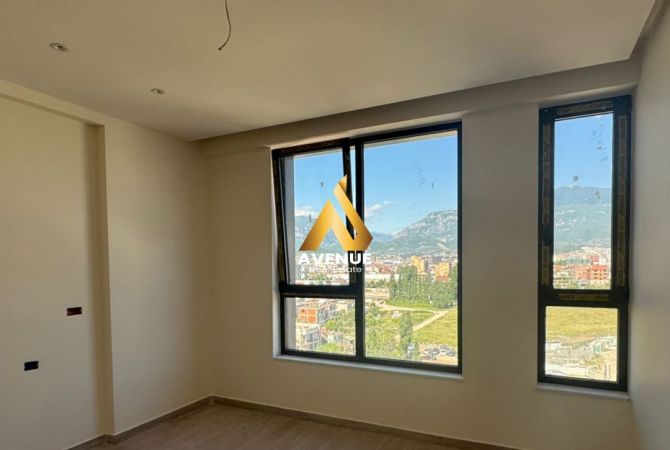Shtepi ne shitje Apartament ne Tirane, 3+1, Mobilimi Bosh, pa mobiluar, Pagesa 267,400  Euro.