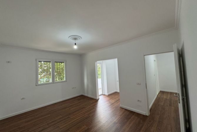 Shtepi ne shitje 1+1 ne Tirane - 122,000 Euro