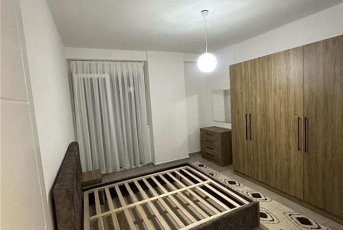 Shtepi me qera 1+1 ne Tirane - 40,000 Leke