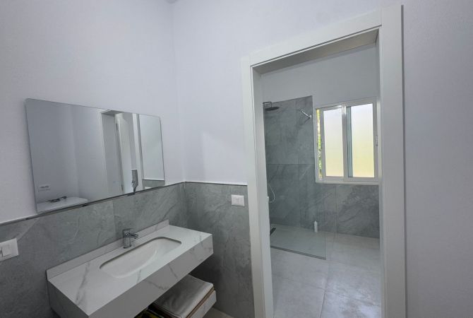 Shtepi me qera Shtepi Private ne Tirane, 2+1, Mobilimi E mobiluar, Pagesa 550  Euro.