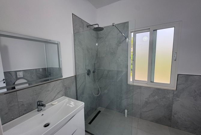 Shtepi me qera Shtepi Private ne Tirane, 2+1, Mobilimi E mobiluar, Pagesa 550  Euro.