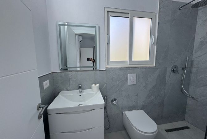 Shtepi me qera Shtepi Private ne Tirane, 2+1, Mobilimi E mobiluar, Pagesa 550  Euro.