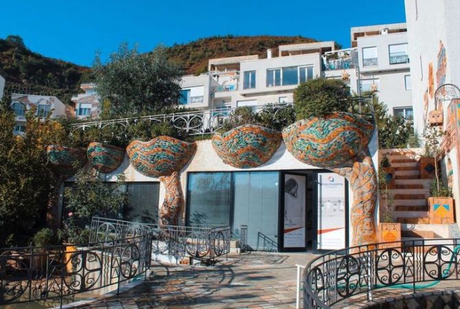 Shtepi ne shitje Apartament ne Tirane, 2+1, Mobilimi Bosh, pa mobiluar, Pagesa 272,000  Euro.