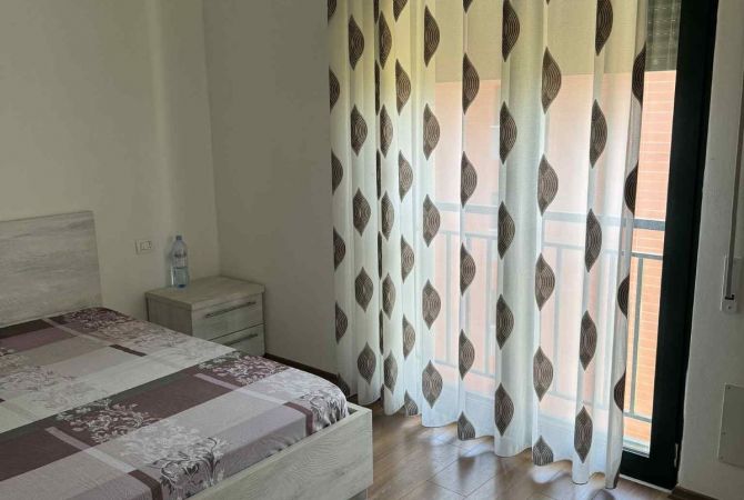 Shtepi me qera Apartament ne Tirane, 2+1, Mobilimi E mobiluar, Pagesa 600  Euro.
