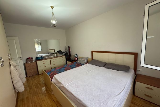 Shtepi ne shitje Apartament ne Tirane, 1+1, Mobilimi E mobiluar, Pagesa 130,000  Euro.