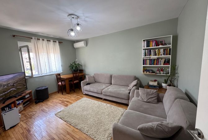 Shtepi ne shitje Apartament ne Tirane, 1+1, Mobilimi E mobiluar, Pagesa 130,000  Euro.