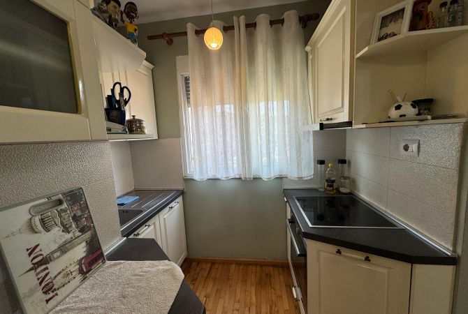 Shtepi ne shitje Apartament ne Tirane, 1+1, Mobilimi E mobiluar, Pagesa 130,000  Euro.