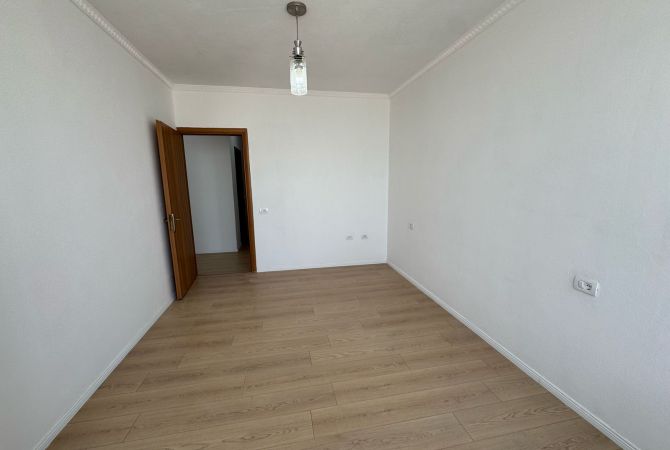 Shtepi ne shitje Apartament ne Tirane, 1+1, Mobilimi Bosh, pa mobiluar, Pagesa 88,000  Euro.
