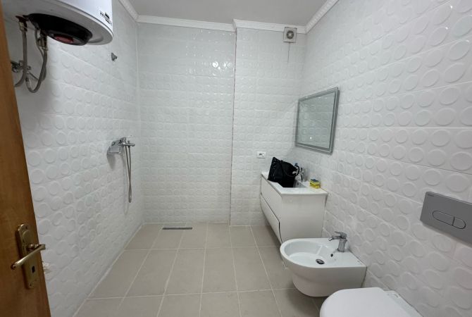Shtepi ne shitje Apartament ne Tirane, 1+1, Mobilimi Bosh, pa mobiluar, Pagesa 88,000  Euro.