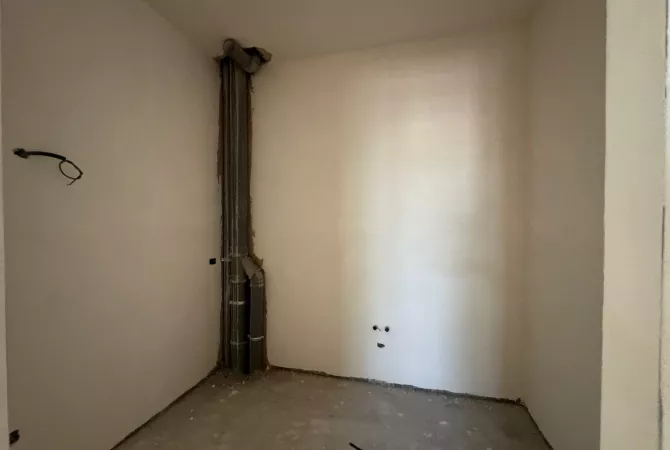 Shtepi ne shitje Apartament ne Tirane, 2+1, Mobilimi Bosh, pa mobiluar, Pagesa 269,000  Euro.