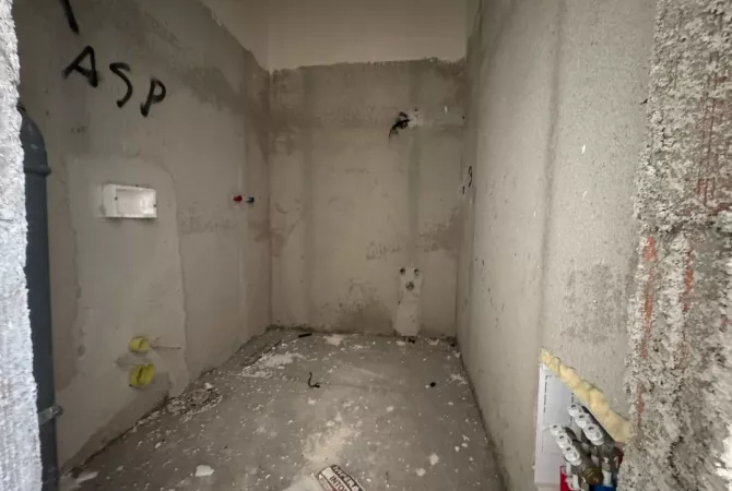 Shtepi ne shitje Apartament ne Tirane, 2+1, Mobilimi Bosh, pa mobiluar, Pagesa 269,000  Euro.