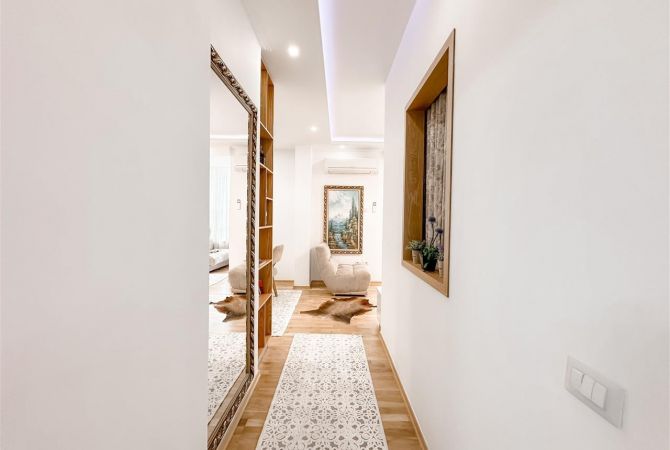 Shtepi ne shitje Apartament ne Tirane, 3+1, Mobilimi E mobiluar, Pagesa 250,000  Euro.