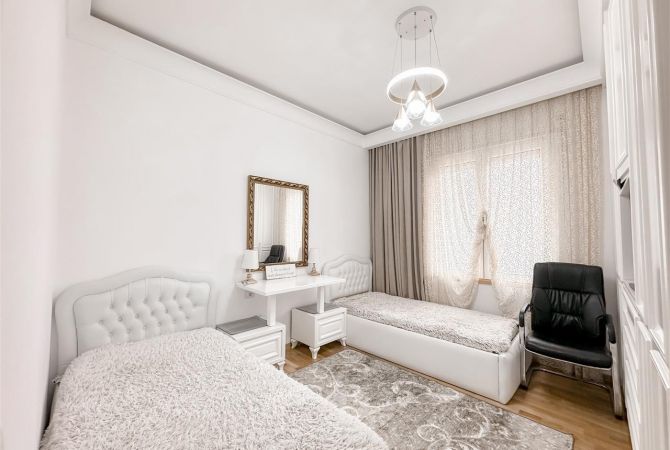 Shtepi ne shitje Apartament ne Tirane, 3+1, Mobilimi E mobiluar, Pagesa 250,000  Euro.