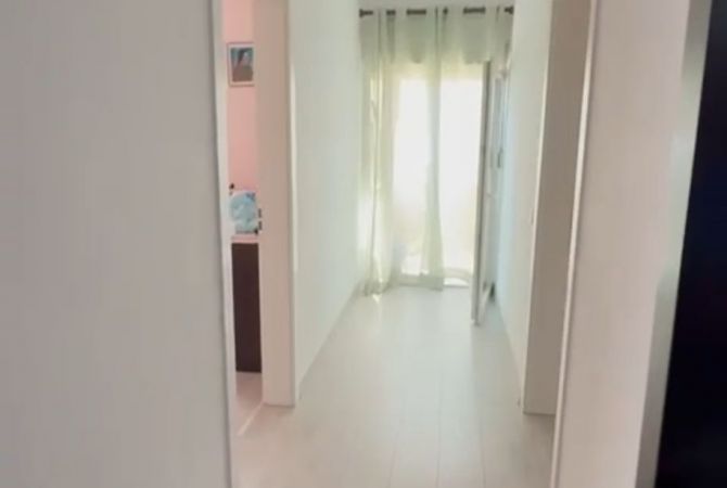 Shtepi ne shitje Apartament ne Tirane, 2+1, Mobilimi E mobiluar, Pagesa 187,300  Euro.