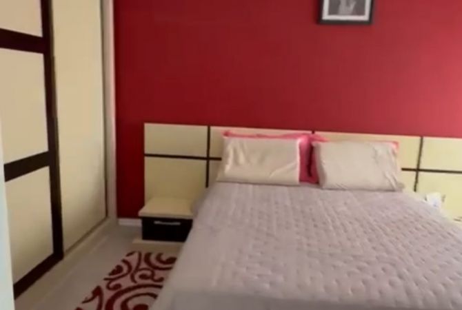 Shtepi ne shitje Apartament ne Tirane, 2+1, Mobilimi E mobiluar, Pagesa 187,300  Euro.