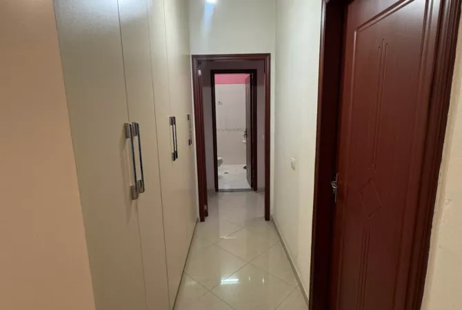 Shtepi me qera Apartament ne Tirane, 1+1, Mobilimi E mobiluar, Pagesa 40,000  Leke.