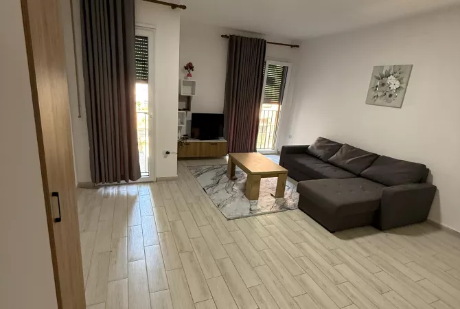 Shtepi me qera 1+1 ne Tirane - 45,000 Leke