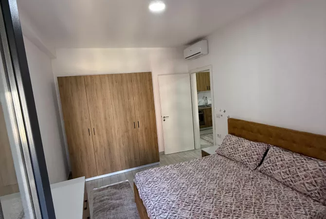 Shtepi me qera 1+1 ne Tirane - 45,000 Leke