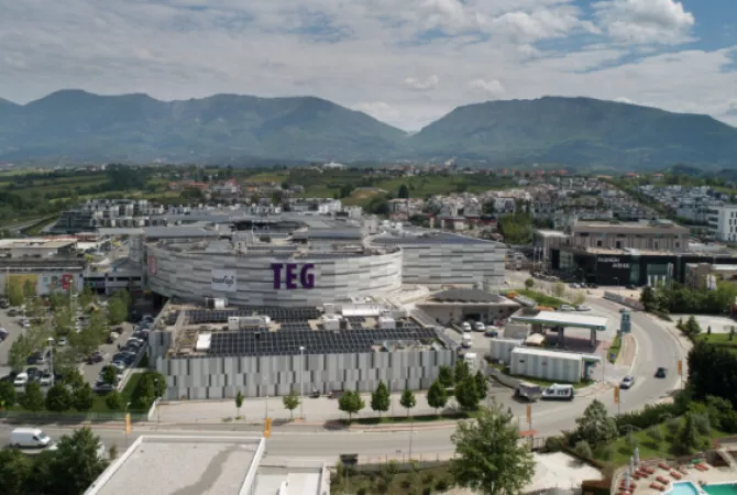 Ambient biznesi me qera 3+1 ne Tirane - 30,330 Euro