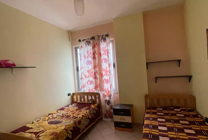 Shtepi ne shitje Apartament ne Tirane, 2+1, Mobilimi E mobiluar, Pagesa 11,300,000  Leke.