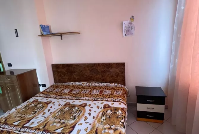 Shtepi ne shitje Apartament ne Tirane, 2+1, Mobilimi E mobiluar, Pagesa 11,300,000  Leke.