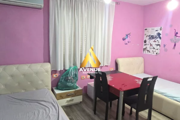 Shtepi me qera Apartament ne Tirane, 2+1, Mobilimi E mobiluar, Pagesa 60,000  Leke.