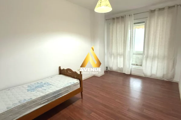 Shtepi me qera Apartament ne Tirane, 2+1, Mobilimi E mobiluar, Pagesa 700  Euro.