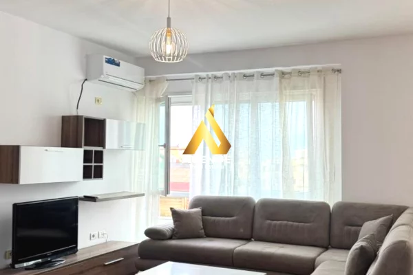 Shtepi me qera 2+1 ne Tirane - 700 Euro