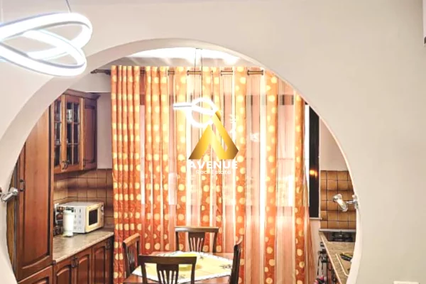 Shtepi me qera 2+1 ne Tirane - 70,000 Leke