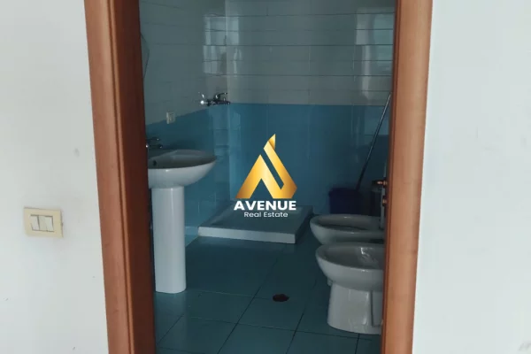 Jepet me qira ambient biznesi, kthesa e Kamzes, Tirane  