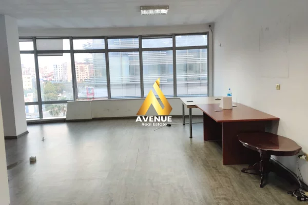 Ambient biznesi me qera 3+1 ne Tirane - 350 Euro